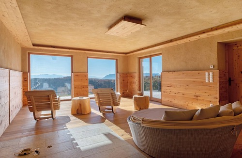 San Genesio Atesino Apartment | Apartment 'Oberfahrerhof Apt Salten' with Mountain View, Shared Terrace and Wi-Fi