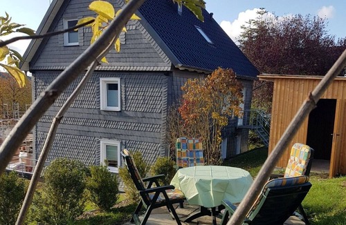Olsberg Apartment | Apartment "Olsberg View Whg. B" with Mountain View, Shared Garden and Wi-Fi