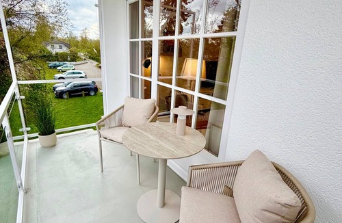 Alt-Travemunde/Ronnau Apartment | Apartment 'Ostsee-Glück' with Sea View, Balcony and Wi-Fi