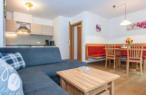 Mittersill Apartment | Apartment "Panorama" with Mountain Views, Shared Garden, and Wi-Fi