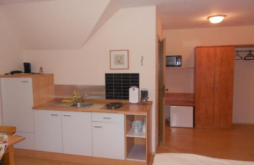 Herzogenaurach House | Apartment-Pension Schwalbennest