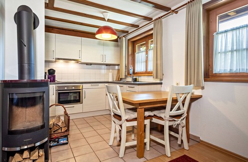 Goppertsweiler Apartment | Apartment "Pias Nature Retreat i - Studio" with Private Terrace, Shared Garden & Wi-Fi