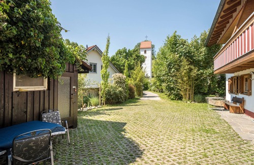 Goppertsweiler Apartment | Apartment "Pias Nature Retreat ii" with Balcony & Wi-Fi