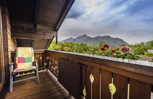 Bayerisch Gmain Apartment | Apartment Predigtstuhl with balcony and mountain view, 45 sqm,