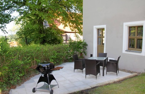 Maxen Apartment | Apartment-Private Bathroom-Garden view-Fewo Pfarrhaus Maxen