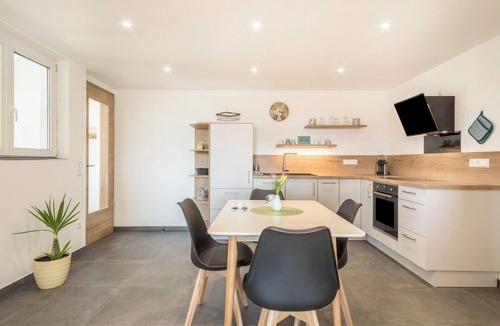 Neukirch Apartment | Apartment 'Pusteblume' with Mountain View, Terrace & Wi-Fi