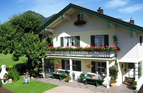 Ruhpolding Apartment | Apartment Rauschberg 48sqm, balcony, kitchen, 1 living room and 1 bedroom, WLAN, 3 persons