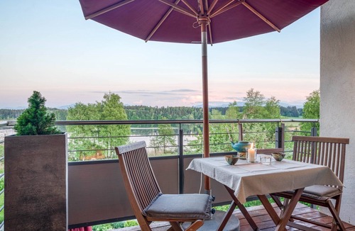 Pelham Apartment | Apartment "Relaxx" with Lake View, Shared Garden & Wi-Fi