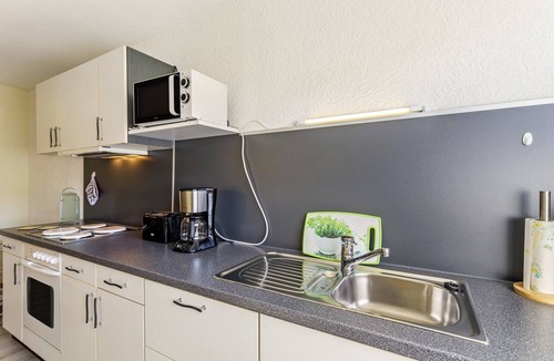 Saalhausen Apartment | Apartment 'Riedel Fronz' with Mountain View, Private Terrace and Wi-Fi