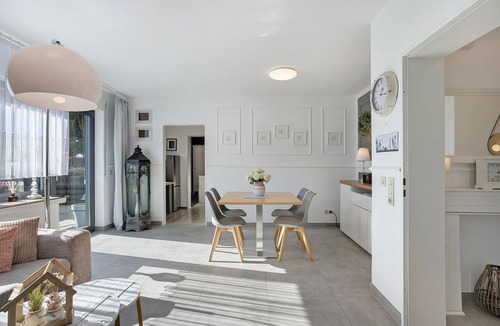 Niederlandenbeck Apartment | Apartment 'Riekes' with Mountain View, Private Terrace and Wi-Fi
