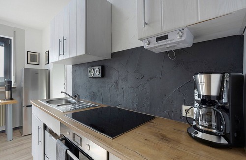 Niederlandenbeck Apartment | Apartment 'Riekes' with Mountain View, Private Terrace and Wi-Fi