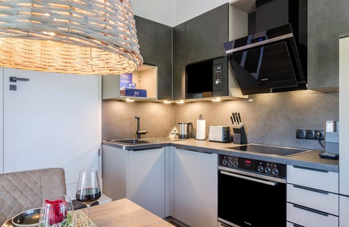 Burgweiler Apartment | Apartment "Romanas" with Private Terrace & Wi-Fi