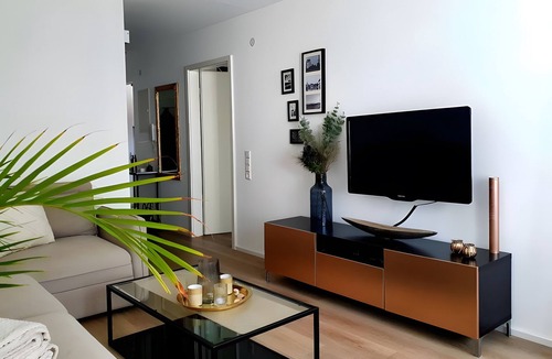 Aschach Apartment | Apartment 'Römerpark' with Shared Terrace and Wi-Fi