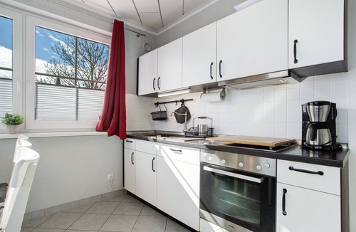 Schaprode Apartment | Apartment 'Rügenferienhaus ' with Shared Terrace and Wi-Fi