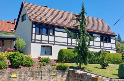 Struppen Apartment | Apartment "Sängerhöhe" with Private Terrace & Wi-Fi
