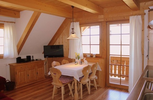 Hinterzarten Apartment | Apartment 'Schauinsland' with Mountain View, Private Terrace and Wi-Fi