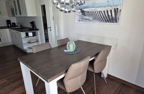 Seebad Bansin Condo | Apartment Schloonblick, central, 300 m beach, free WiFi, gas fireplace, 2 balconies