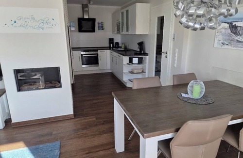 Seebad Bansin Condo | Apartment Schloonblick, central, 300 m beach, free WiFi, gas fireplace, 2 balconies