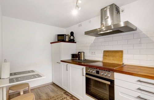 Heinsberg Apartment | Apartment 'Schober' with Private Terrace, Shared Garden and Wi-Fi