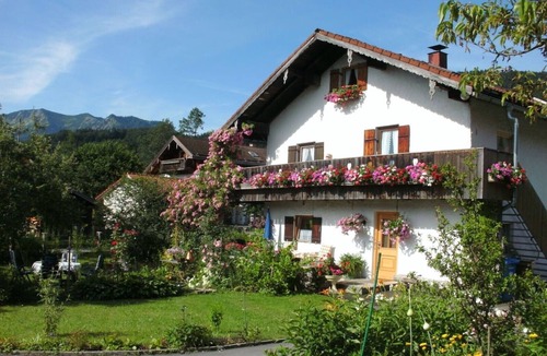 Fischbachau Apartment | Apartment 'Schwalbennest' with Mountain View, Balcony, and Wi-Fi