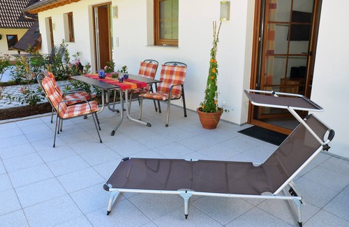 Lahr Apartment | Apartment 'Schwalbennest' with private terrace, shared garden and Wi-Fi