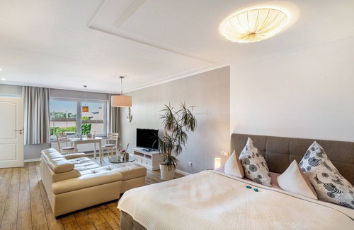 Kaegsdorf Apartment | Apartment 'Sea View Apartment 1' with Sea View, Private Terrace and Wi-Fi