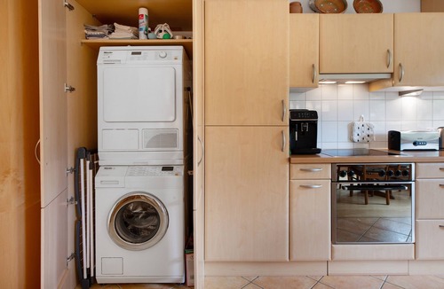 Muellheim Apartment | Apartment 'Secret Garden' – Pet-Friendly, Private Terrace, Sauna, Bike Storage, EV Charging