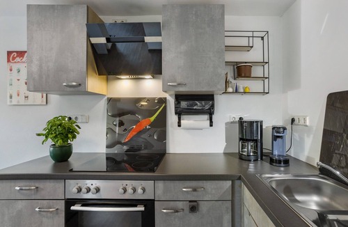 Kickenbach Apartment | Apartment 'Selbecke' with Pool and Garden
