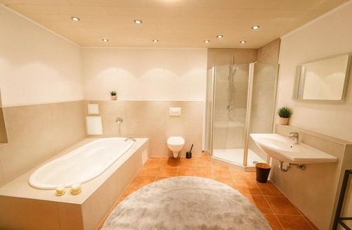 St. Leon Apartment | Apartment-Shared Bathroom