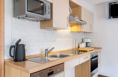 Kickenbach Apartment | Apartment 'Sonnenschein' with Private Terrace, Balcony and Wi-Fi