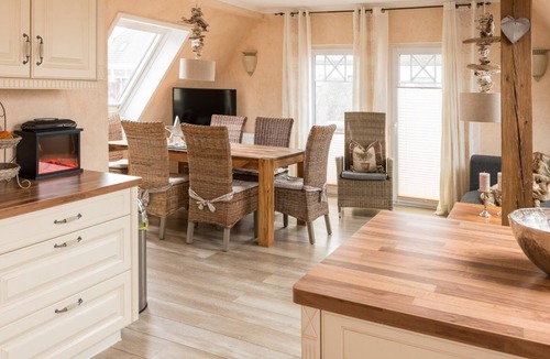 Haffkrug Apartment | Apartment sound of the sea balcony 2 bathrooms 3SZ central quiet 40m to the beach WLAN