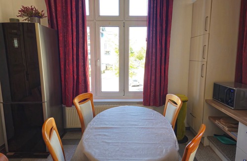 Donnerschwee Apartment | Apartment 'Stadtvilla 4 Zimmer 2 Bäder 130 Qm' with Private Terrace, Balcony and Wi-Fi