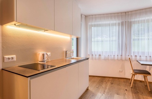 San Lorenzo di Sebato Apartment | Apartment "Stefansdorf Wohnung 6" with Mountain View, Wi-Fi, Garden, Balcony & BBQ