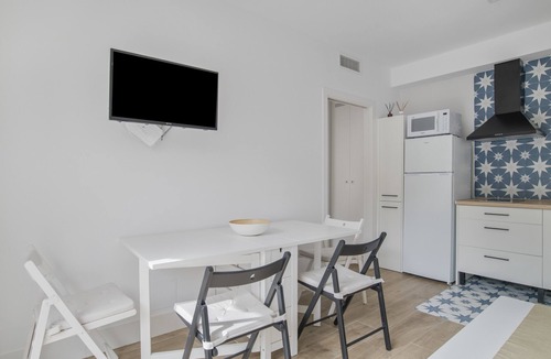 Brena y Marismas de Barbate Natural Park Apartment | Apartment 'Suite 3 In Natural Park' with Shared Pool, Wi-Fi and Air Conditioning