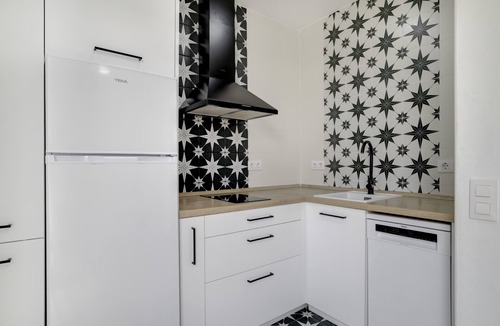 Brena y Marismas de Barbate Natural Park Apartment | Apartment 'Suite 7 In Natural Park' with Shared Pool, Wi-Fi and Air Conditioning