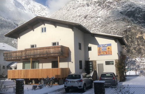 Landeck Apartment | apARTment T2, Zams