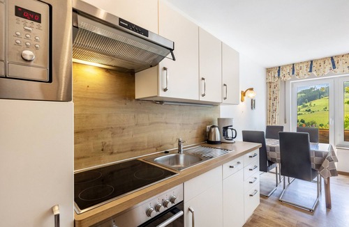 Oberhenneborn Apartment | Apartment Taubenschlag (53 sqm, 2 Bedrooms) with Balcony and Wi-Fi