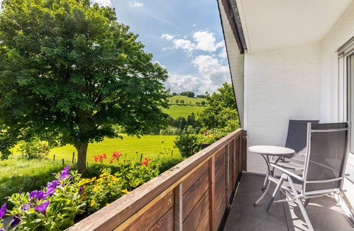 Oberhenneborn Apartment | Apartment Taubenschlag (53 sqm, 2 Bedrooms) with Balcony and Wi-Fi
