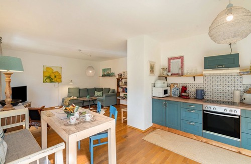 Ostin Apartment | Apartment "Tegernseele" with Mountain View, Private Terrace & Wi-Fi