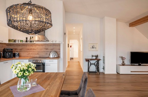 Bruckmuehl Apartment | Apartment 'Terralpin - 98 Qm' with Balcony and Wi-Fi
