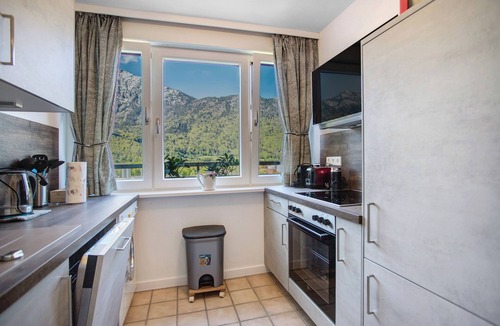 Bad Reichenhall Apartment | Apartment 'The View' with Mountain View, Balcony and Wi-Fi