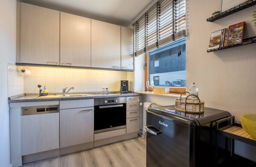 Ponitz am See Apartment | Apartment 'Time 2 Sea' with Shared Garden, Balcony and Wi-Fi
