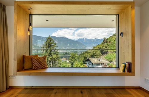 Gargazzone Apartment | Apartment "Videre Penthouse Lodge Exclusive" with Mountain View, Wi-Fi & Terrace