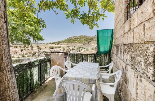 Calar de la Santa House | Apartment 'Villacalar Ill' with Mountain View, Private Terrace and Wi-Fi