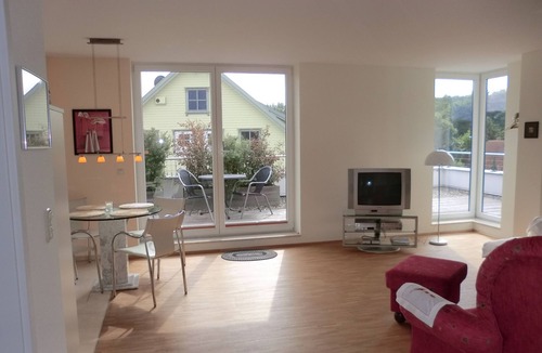 Wittenbeck Apartment | Apartment "Villa Im Grünen" with Private Terrace & Wi-Fi