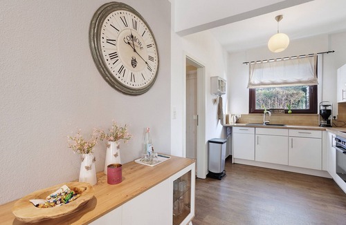 Moehnesee Apartment | Apartment 'Waldruh' with Private Terrace, Private Garden and Wi-Fi