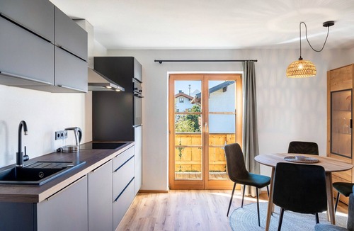 Kruen Apartment | Apartment 'Waldruhe' with Mountain View, Balcony and Wi-Fi