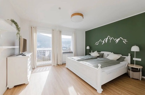 Saalhausen Apartment | Apartment 'Waldzauber' with Balcony and Wi-Fi
