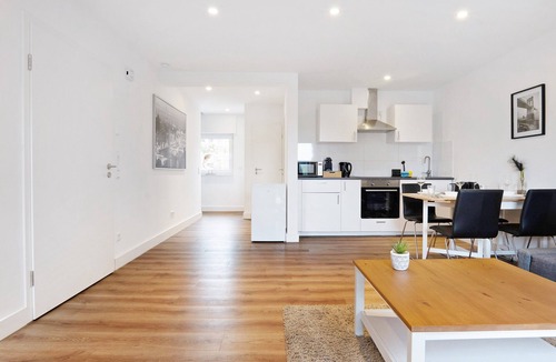 Gronau Apartment | Apartment 'Weiden' with Balcony and Wi-Fi