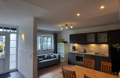 Wildewiese Apartment | Apartment 'Weinlaube' with Private Terrace, Shared Garden and Wi-Fi